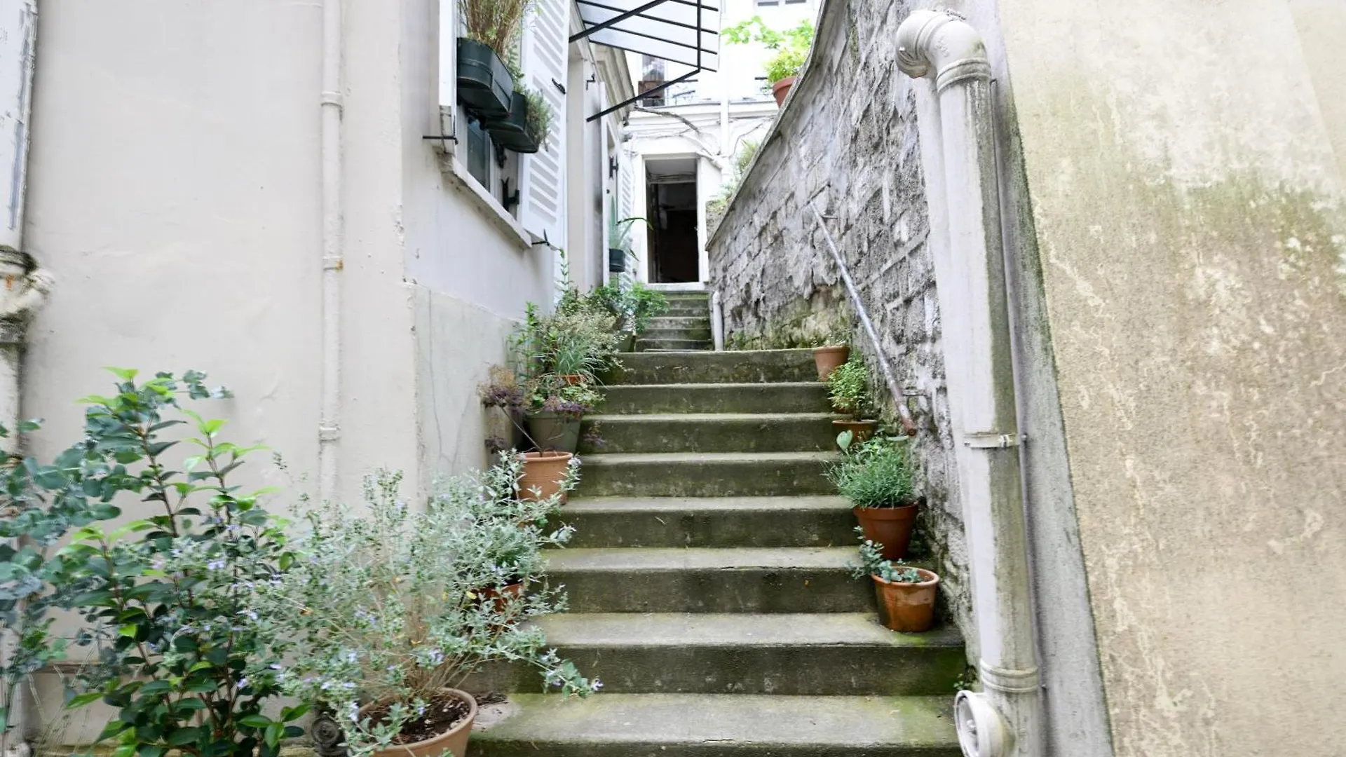 Au Coeur De Montmartre Paris Lovers Francie
